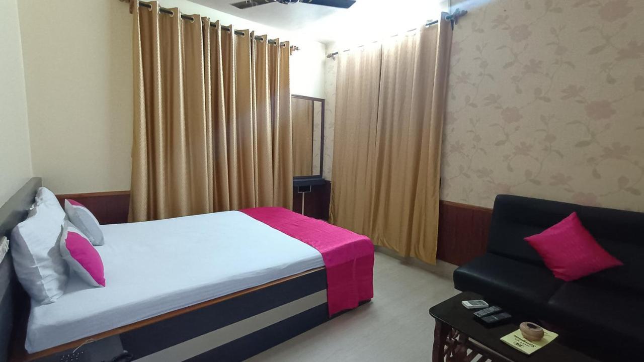 Hotel Sangam Baharampur Eksteriør billede